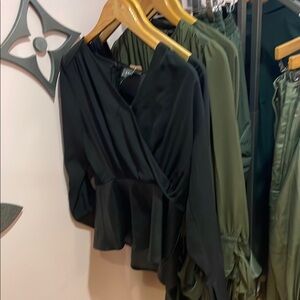 Gracia Elegant Black Women's Top T24850